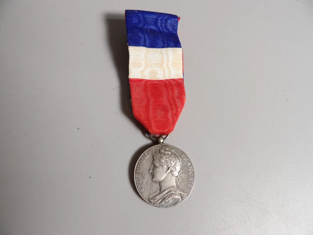 Médaille Du Travail Ministère Du Commerce – Bronze, 1920 (59-37), Ancienne