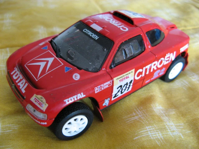 Citroën - Pin's CITROËN ZX Rallye - CAMEL MICHELIN Total - Paris-Dakar