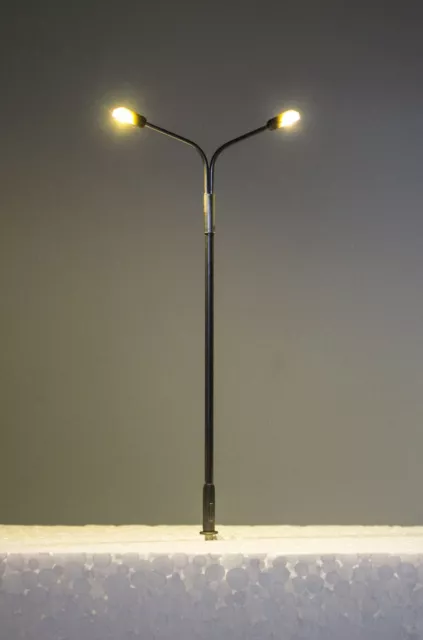 10 LED Straßenlampen zweiseitig Metall H0 warmweiss mit Widerständen für 12V