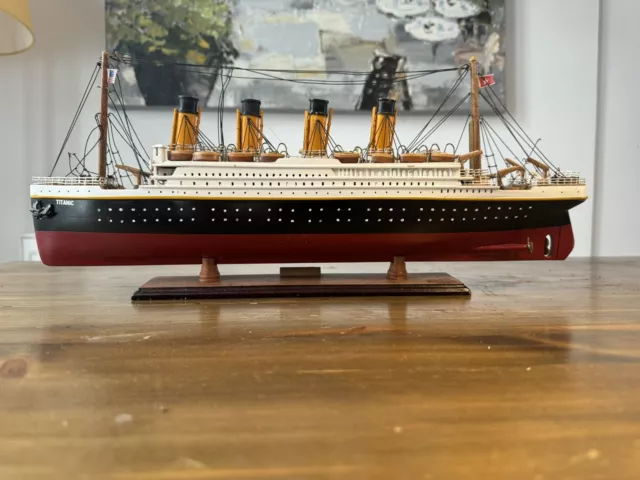 titanic model ship