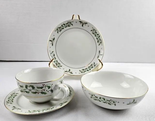 VINTAGE GIBSON CHRISTMAS Holiday Charm Breakfast/Dessert Set of 4-Holly ...