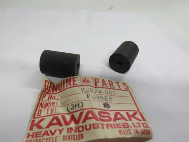 Kawasaki H1 H2 92094-001 Side Cover Knob Rubber Sold As a Pair