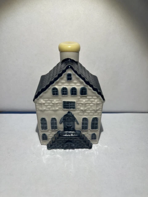 KLM Bols Blue Delft Miniature House - Number 4, 1575.