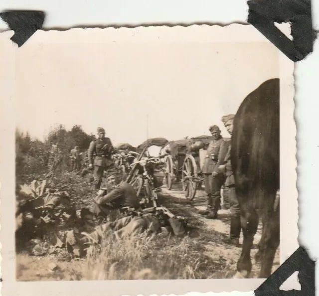 Foto-Soldaten Fahrrad-Schwadron Wehrmacht Vormarsch Pause 2WK.