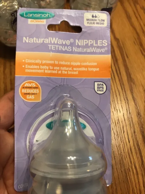 Lansinoh Natural Wave Nipples 2-Pack Medium Flow BPA Free NEW in Sealed  Pkg.