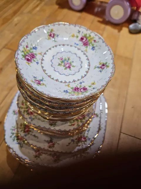 35 Piece-Royal Albert Petit Point Porcelin China Set 3