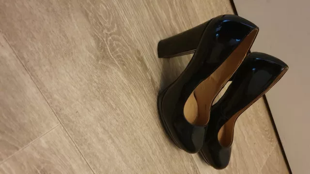 chaussures noires femme style escarpin haut talon pointure 38 état neuf 