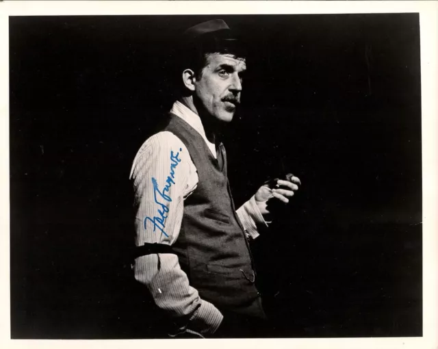 Fred Gwynne 8x10 autographed hand-signed photo the munsters