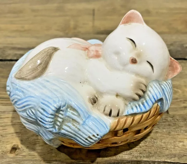 Vintage Sleeping Cat Kitten In Laundry Basket Sachet Potpourri Holder Avon