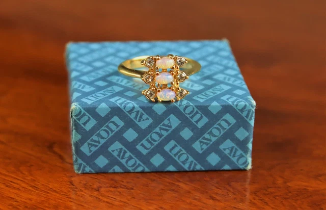 Vintage 1978 Avon Opaline Ring Faux Opal Cabs Rhinestones Size 9 w/ Box