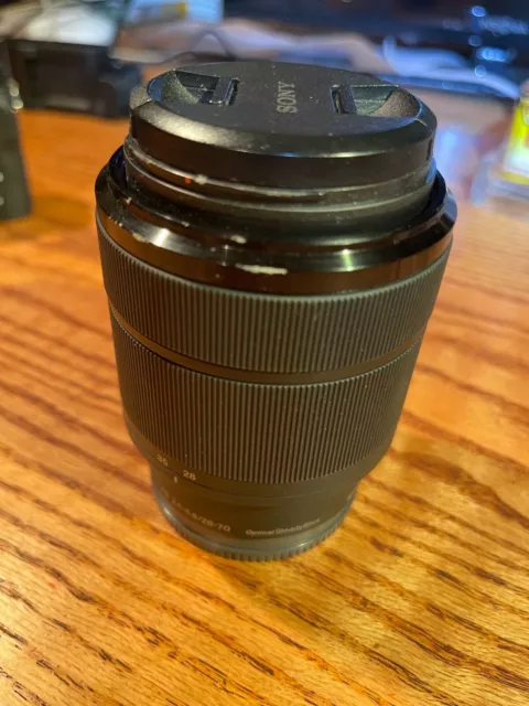 Sony SEL2870 28-70mm f/3.5-5.6 FE OSS lens