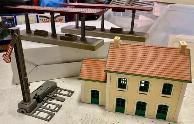 Lot Jouef - Quais, Toitures, Plans Inclinés, Ponts Et Piliers - Occasion Bon état - Plastique