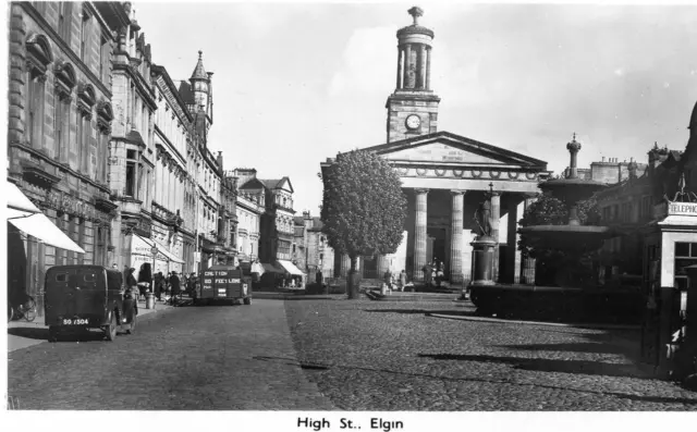 High Street Elgin unused RP old postcard Good cond