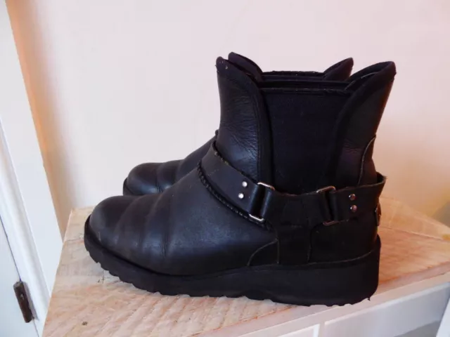 Ladies Black Ugg Boot Shoes Size 5.5