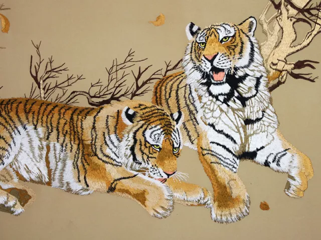 Stickbild "Tiger in Goldtönen" chinesisches Bild, Stoffbild, Stickerei