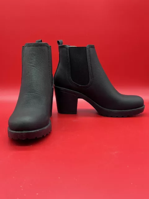 NIB Womens KRUSH Chunky Cleated Heel Chelsea Boots Black US SZ 5