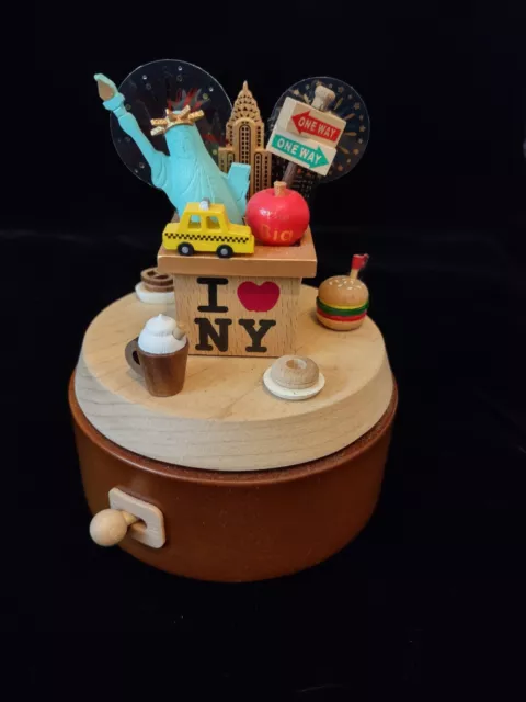 WOODERFUL LIFE I Love New York wind up music box Wood