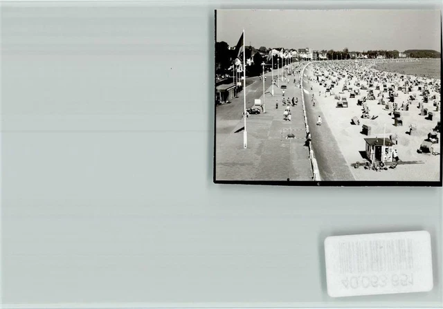 40063651 - 2401 Travemuende Strand Strandkoerbe Promenade Luebeck Stadtkreis