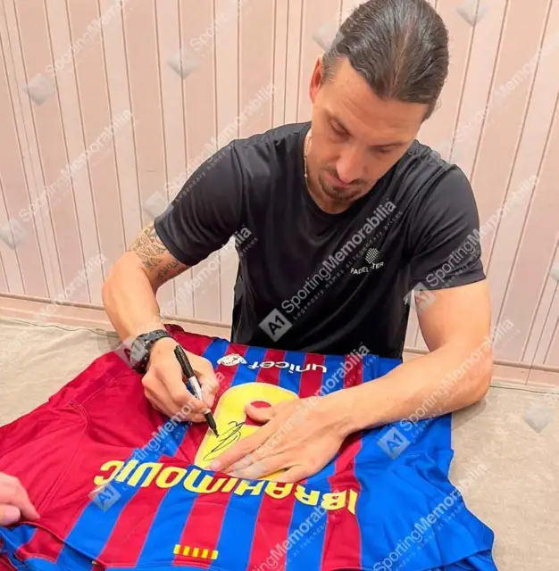 Zlatan Ibrahimovic Signed Barcelona Shirt: Home, 2021-22 Autograph Jersey 2
