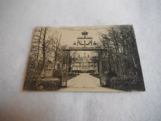 CPA carte postale Flers / Grille du Château et Hotel de Ville _ Orne