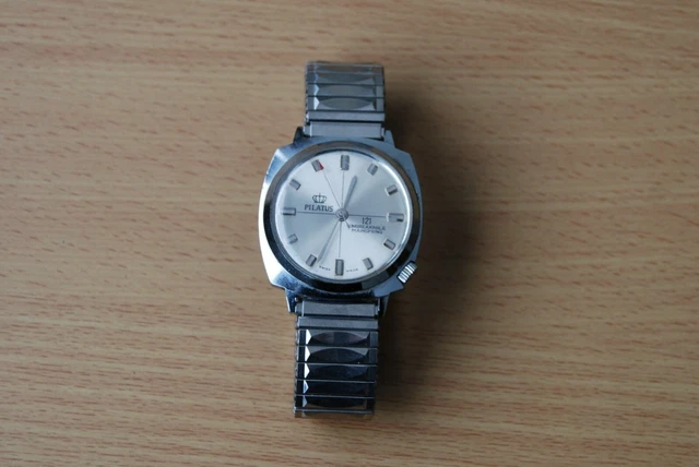 VINTAGE 1960 S GENTS Swiss Pilatus 121 Wristwatch. Running. 13.50