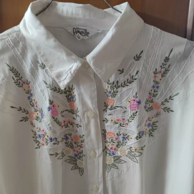 Chemise Vintage Brodé Multicolore De Taille Son Prix Est De 12 €