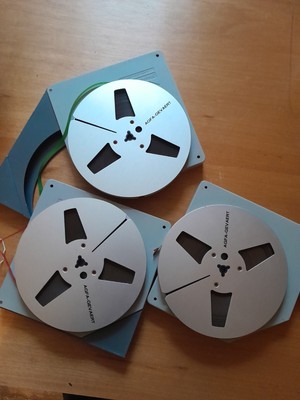 2 Bandes magnétiques AGFA PE 49 HIFI 18cm 730m worldwide shipping 