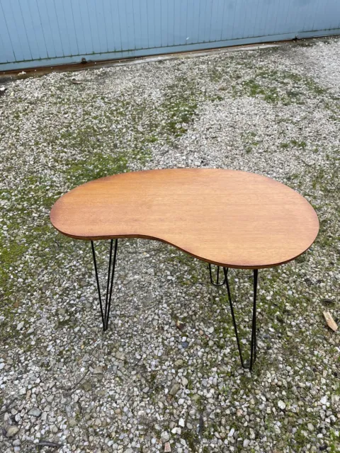 TABLE BASSE HARICOT FORMICA , PIEDS EIFFEL EN FER  Vintage  ANNÉES 50.