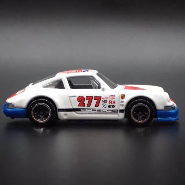 1971 71 Porsche 911 Magnus Walker Urban Hors-la-Loi Momo 1:64 Miniature Voiture 3