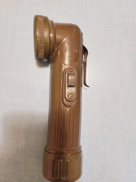 Lampe tactique à angle droit NEXTORCH P10 1400 Lumens armurerie surplus militaire LOOK KAKI - Armurerie - Surplus militaire - LOOK KAKI