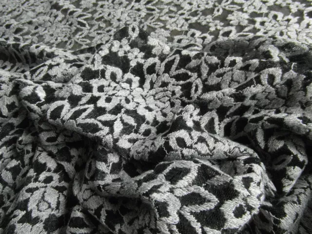 Alloverspitze Spitze 22%Wolle, Blumenmotiv in mausgrau-schwarz  1,32 x 0,50Meter