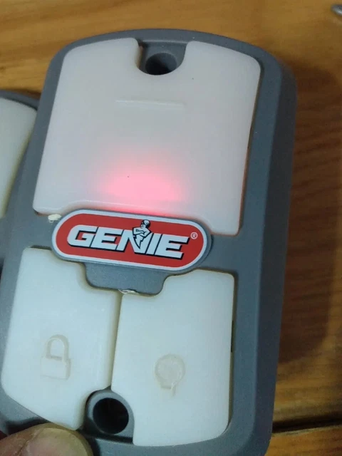 Genie GBWC2-BX 38066R Garaje Puerta Pared Consola Serie II Control Blanco Botón Te