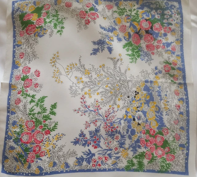 Fazzoletto vintage SETA?"", ""Bellissimo motivo tutto su