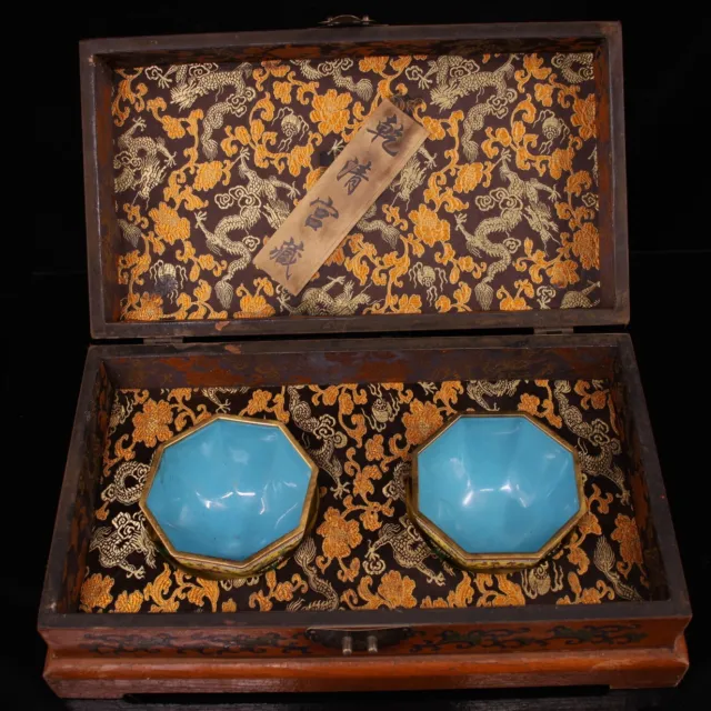 A pair of precious hand-painted cloisonne inlaid gemstone bowls