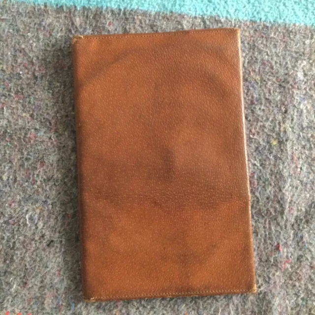 Vintage Mens Tan Pigskin Leather Wallet With Brass Corners