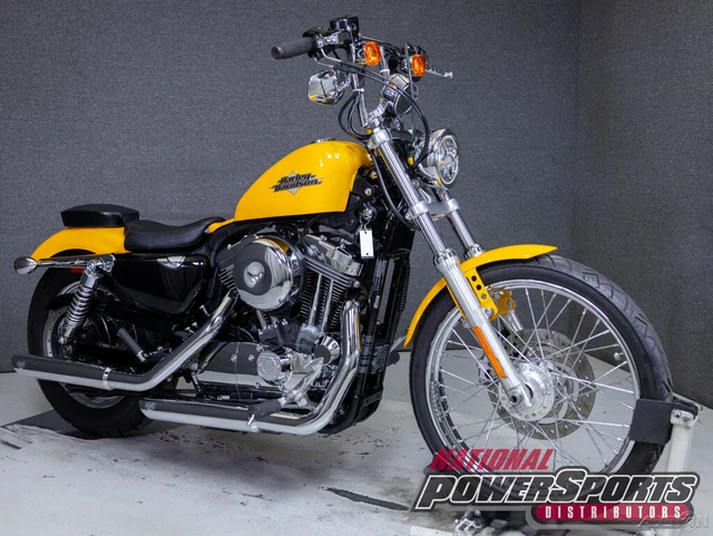 2013 Harley-Davidson Sportster XL1200V SEVENTY-TWO