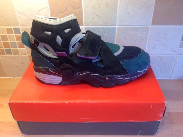 NIKE AIR CARNIVORE (black/grey/green/violet) in US 13 UK 12 1993