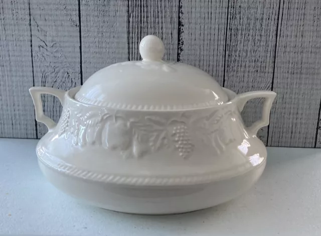Barratts Bhs Lincoln White Large Lidded Tureen Serving Dish