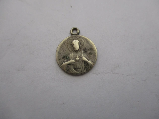 ANCIENNE MÉDAILLE RELIGIEUSE EN MÉTAL ARGENTÉ VIERGE COURONNÉE haut 29 mm N25 EUR 9,00 - FR