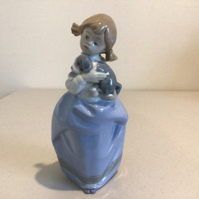 Nao Girl with Puppy Ceramic Figurine Hand Made in Spain by LLadro Daisa(39) #454