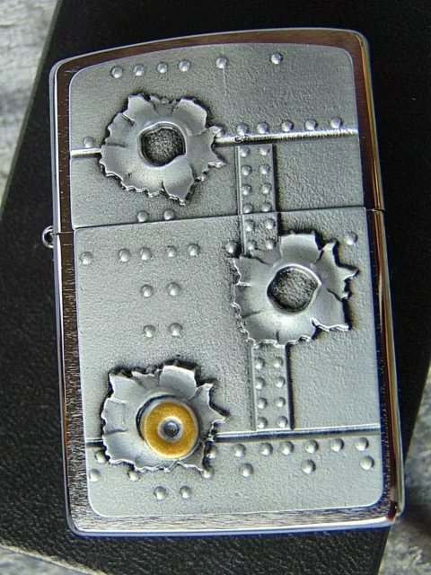 Zippo Bullet Holes Emblem, Platte 3D Zippo Chrome Brushed  2004519 Neu & OVP
