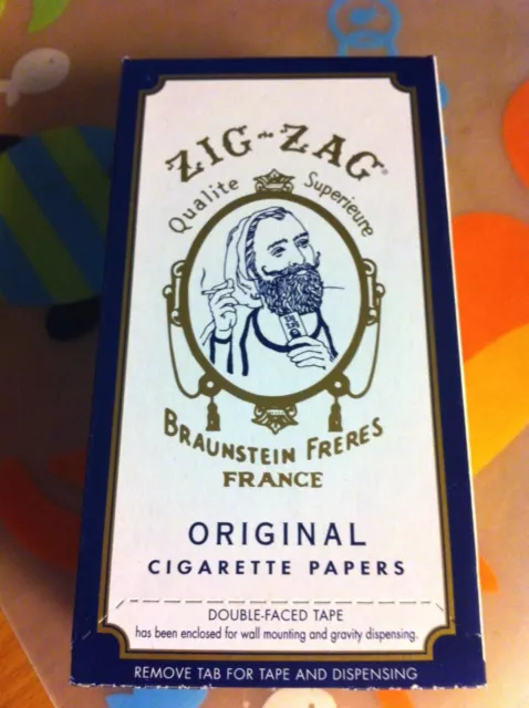 ZIG ZAG White Cigarette Rolling Paper 24 Booklets Box