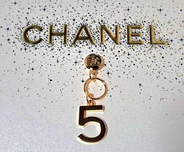 CHANEL HOLIDAY 2023 Christmas Limited Edition Charm n°5 £55.33