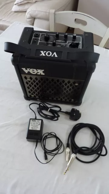 Vox DA5 5W Guitar Amp Practice Amplifier with A/C adapter and Guitar Lead