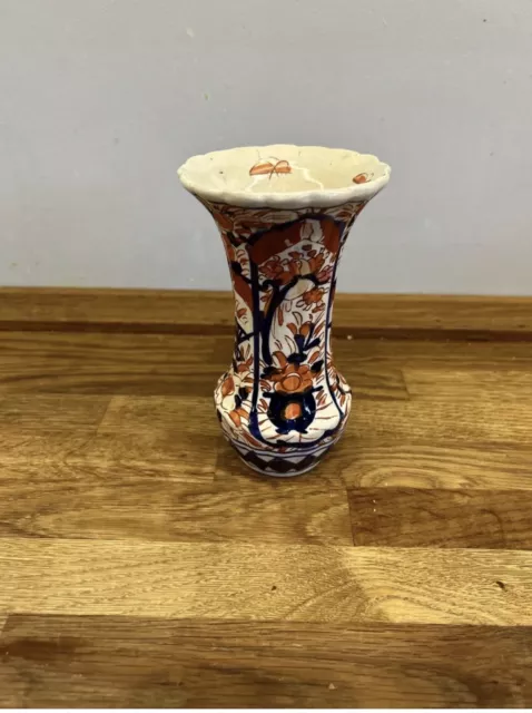 Antique Small Vase Japanese Imari ware Hand painted Meiji period. 19 Century