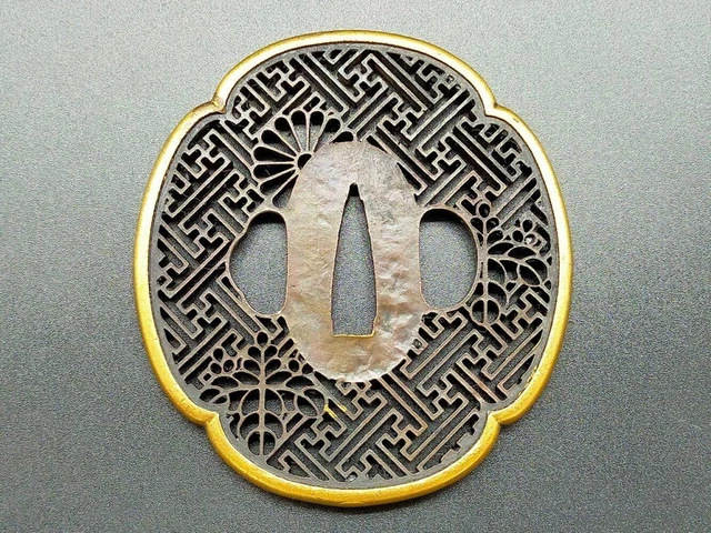 MTS146 Japanese sword fittings tsuba arabesque manji figure copper color Japan