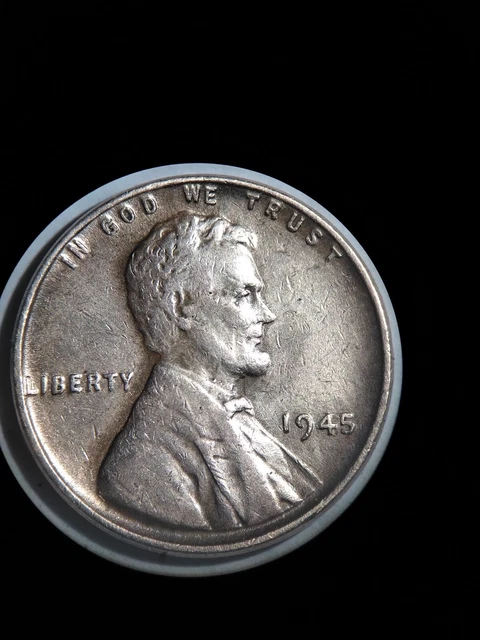 1945 Lincoln Head Cent 1C Wheat Penny No Mint Mark Cir Good Condition
