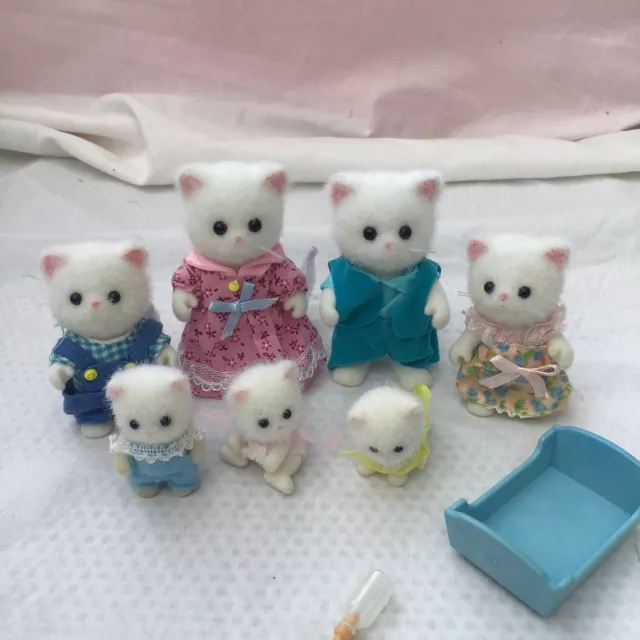 Sylvanian Families White Cat Family