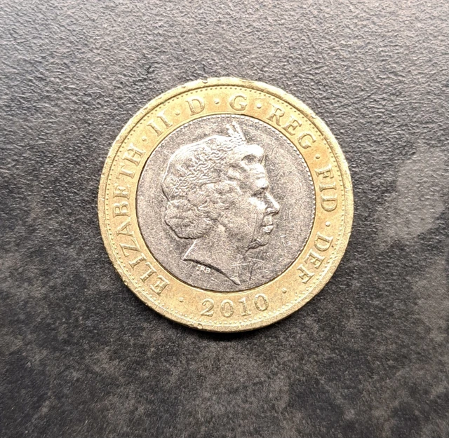 2014 2 POUND COIN MINTING ERROR visual data 3
