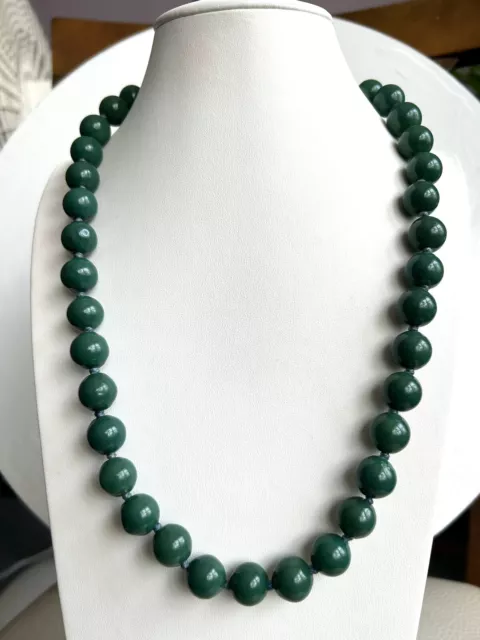 Vintage 280 Cts Green Agate Beaded 1990’s Hand knotted necklace from Estate sale